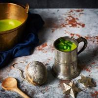 Easy green vegetable soup image