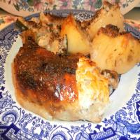 Kate's Goat Cheese Stuffed Roasted Chicken Leg in Wine Sauce_image