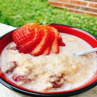 Instant Pot® Strawberries and Cream Oatmeal_image