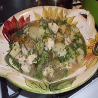 Braised Chicken With Red Potatoes and Tarragon Broth_image