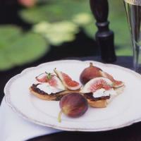 Fig and Goat Cheese Crostini image