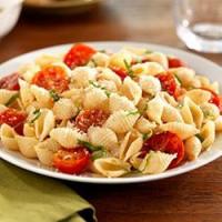 Shells with Cherry Tomatoes, Basil and Parmigiano-Reggiano Cheese_image