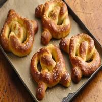 Jalapeño and Cheese-Filled Pretzels image