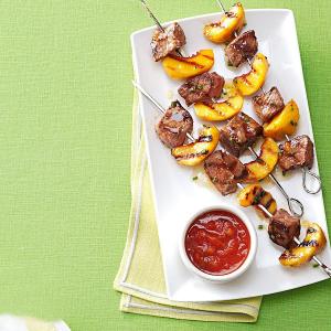 Grilled Sirloin Kabobs with Peach Salsa_image