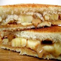 Elvis Presley's Favorite Peanut Butter & Banana Sandwich_image