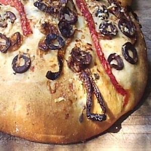 Olive, Parmesan and Roast Pepper Topped Rolls_image