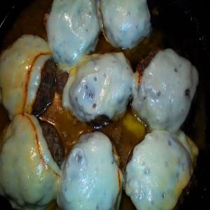Buttered Wine Steamed Beau Monde Burgers_image