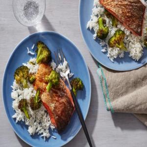 Ginger and Soy Salmon Fillets with Broccoli_image