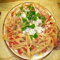 Spaghetti with Tomatoes and Feta image
