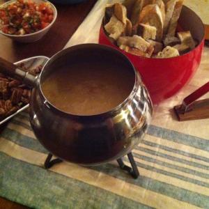 The Best Swiss Cheese and Beer Fondue_image