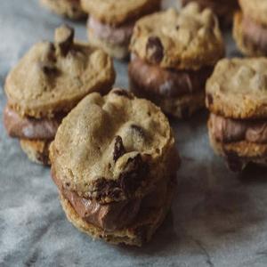 Easy-Freeze Cookie Sandwiches_image