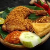 Ayam Penyet Pedas (Indonesian Spicy Penyet Chicken)_image