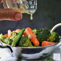 Steamed Vegetables with Garlic Butter_image