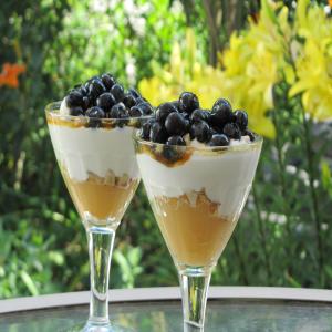 Lemon and Blueberry Yogurt Parfait (Low Fat)_image