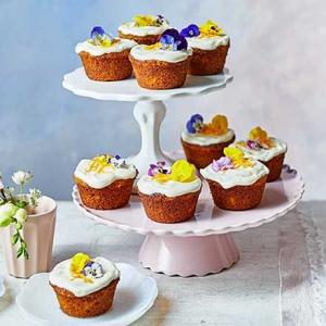 Little carrot cakes with orange & honey syrup_image