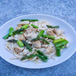 Chicken and Asparagus Fettuccine_image
