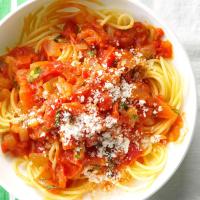 Spaghetti with Fresh Tomato Sauce image