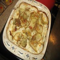 Classic Pommes Boulangère - French Gratin Potatoes_image