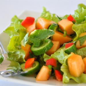 Spinach Cantaloupe Salad with Mint_image
