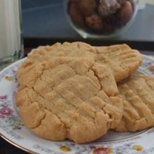 Melt In Your Mouth Peanut Butter Cookies_image