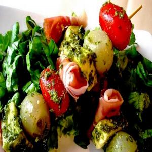 Appetizer Pesto Salad Kebabs_image