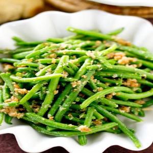 Italian Green Beans Recipe with Parmesan Cheese and Bread Crumbs_image
