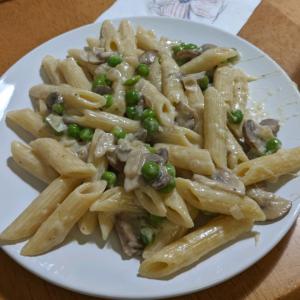 Gluten Free Penne with Mushrooms and Sweet Peas_image