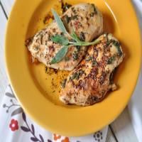 Easy Chicken Breast Recipe with Sage and Thyme_image