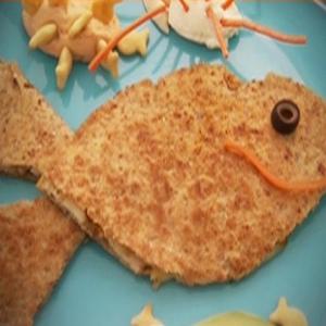 Fishy-dilla Kids' Plate_image