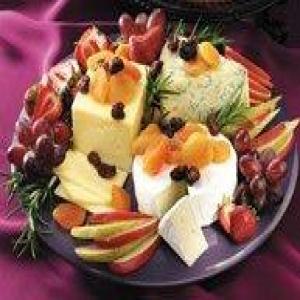 Elegant Cheese and Fruit Platter_image