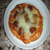 Pita Pizza With Caramelized Onions_image