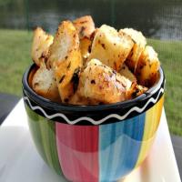 Chive and Garlic Croutons_image