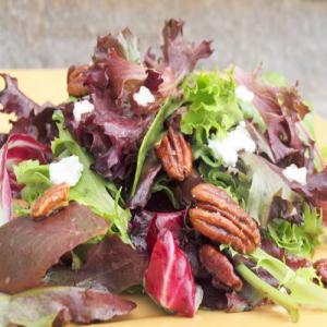 Mesclun Salad with Goat Cheese, Maple-Glazed Pecans and Maple Dijon Vinaigrette_image