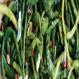 Snap Peas and Green Beans with Arugula-Mint Pesto_image