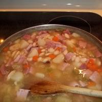 Lima and Navy Bean and Ham Soup_image