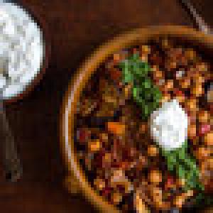 Fried Eggplant With Chickpeas and Mint Chutney_image