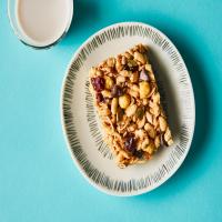 Chewy No-Bake Grain and Oat Bars image