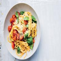 Spaghetti with Tomato and Walnut Pesto image