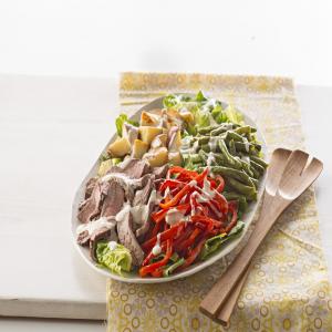 Steak & Potato Salad with Roasted Garlic-Chipotle Dressing_image