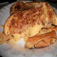 Grilled peanut butter sandwich_image