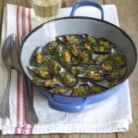 Crunchy baked mussels image