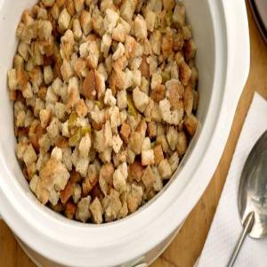 Simple Slow-Cooker Stuffing_image