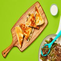 One-Pan Cheesy Beef Tortilla Melts with Green Bell Pepper & Spicy Cream Sauce_image