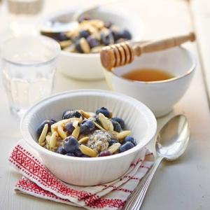 Vanilla-almond chia breakfast bowl_image