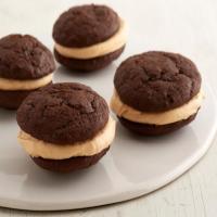 Mocha Whoopie Pies with Caramel Buttercream_image