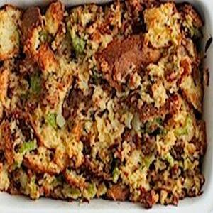 Old-Fashioned Sausage Bread Stuffing_image