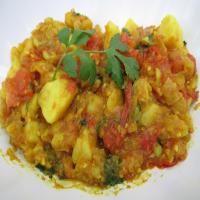 Potatoes With Garam Masala and Spicy Tomato_image