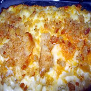Home Style Macaroni and Cheese W. Sweet Roll Bread Crumb Topping_image