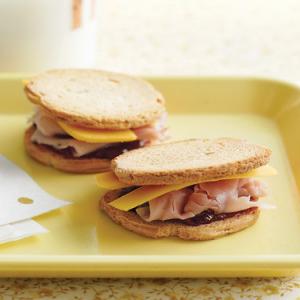 Ham and Cheese Crackerwiches_image