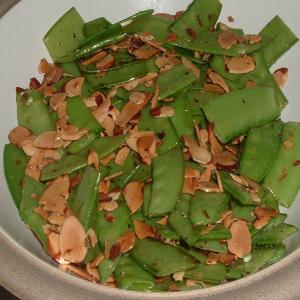 Slivered Snow Peas With Almonds_image